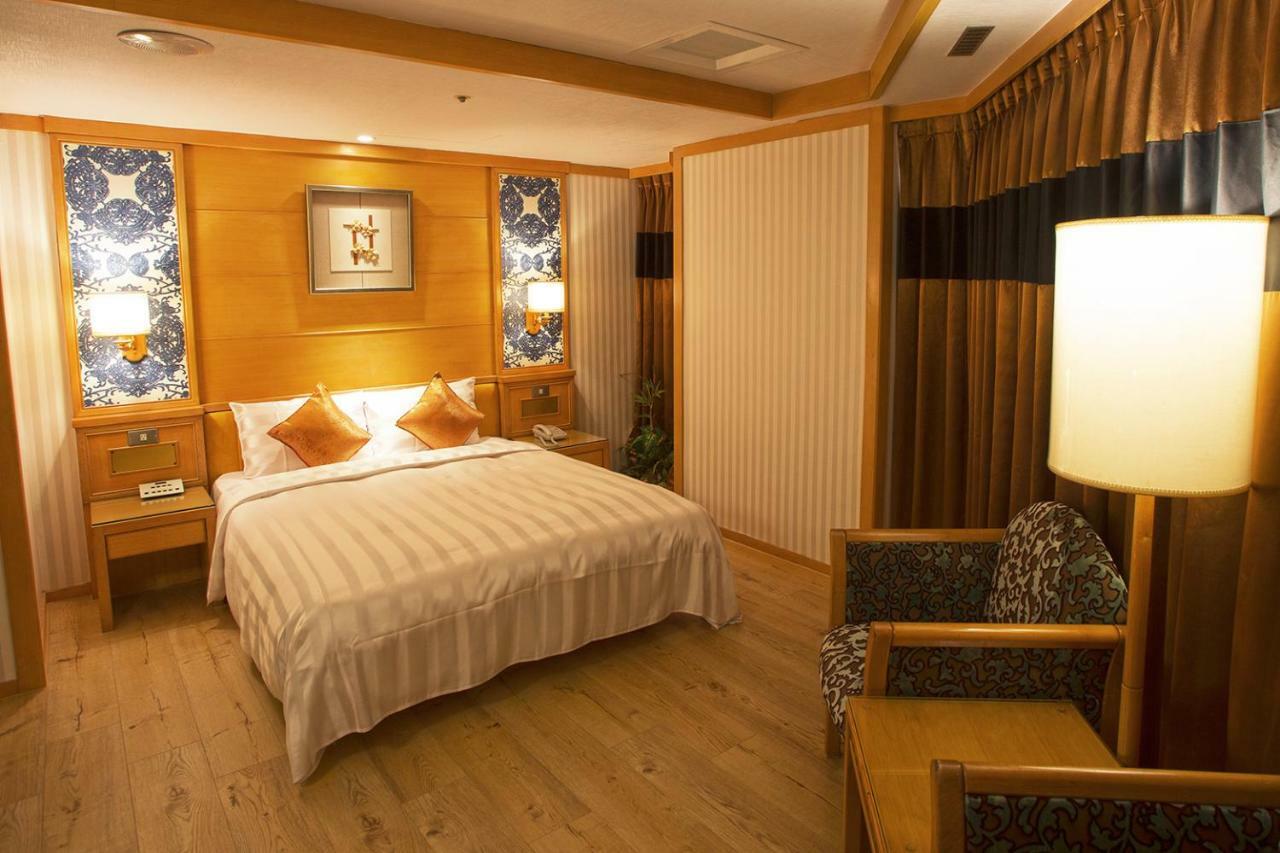 Silken Hotel Taipei Esterno foto
